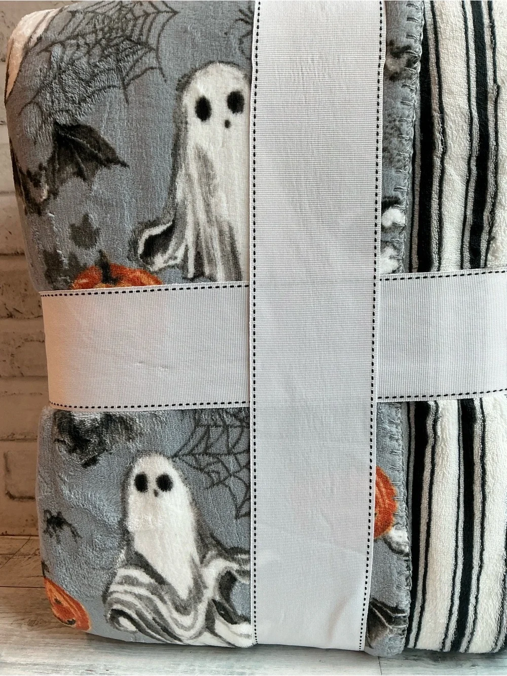 MARTHA STEWART Queen Size 90” x 90” Ghost Halloween Blanket
